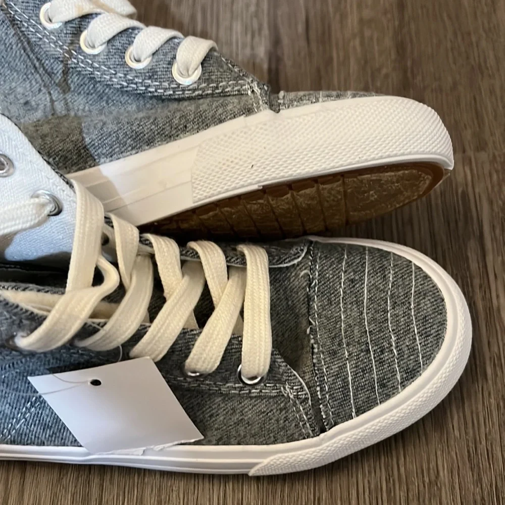 Girl High Tops || Size‎ 2Y